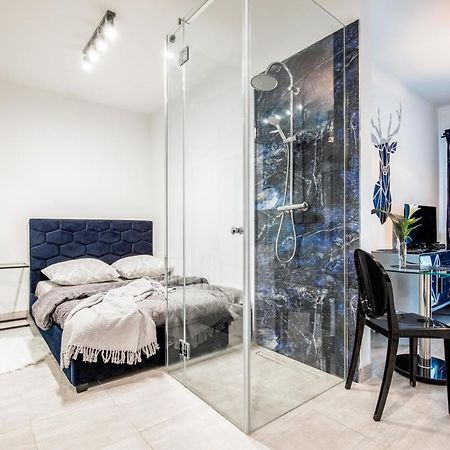 Nowoczesny Apartament Glamour Lodz Z Prysznicem Posrodku - Dostep Na Kod, Parking Exterior foto